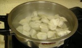 包饺子的视频教程,轻松学会传统美食制作